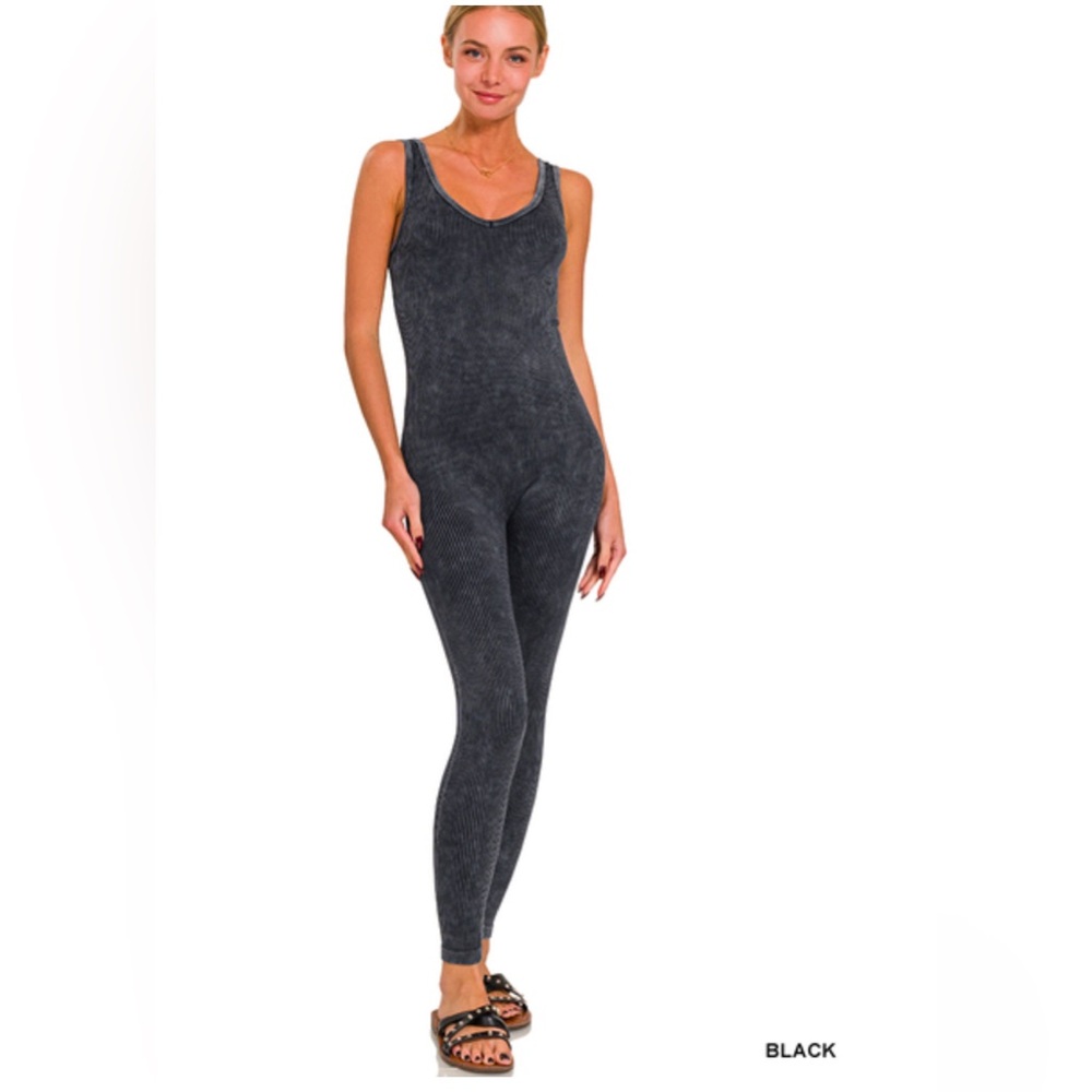 NWT ZENANA SEAMLESS RIBBED SPORTS BODYSUIT